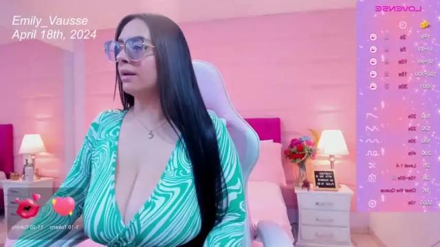 Image 6 of emily_vausse Stream on Chaturbate on 14 months ago