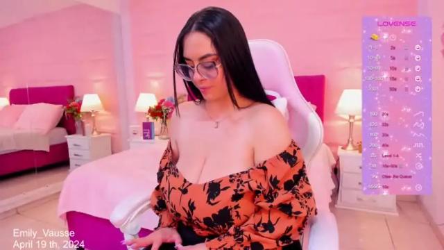 Image 11 of emily_vausse Stream on Chaturbate on 14 months ago