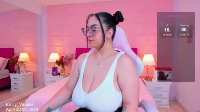 Image 3 of emily_vausse Stream on Chaturbate on 14 months ago