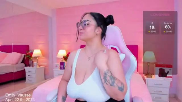 Image 6 of emily_vausse Stream on Chaturbate on 14 months ago