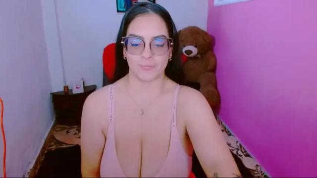 Image 10 of emily_vausse Stream on Chaturbate on 13 months ago
