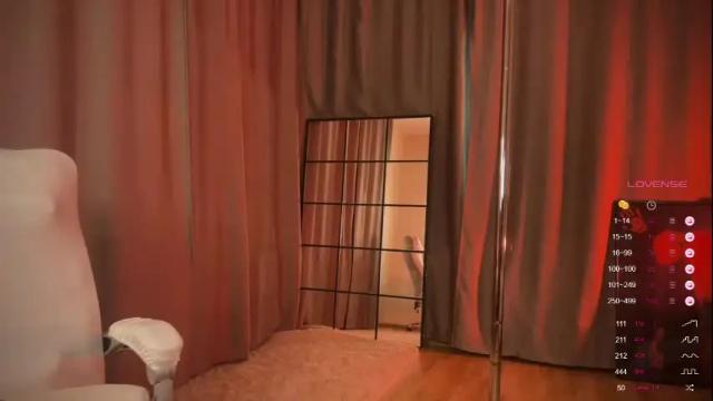 Image 11 of emily_w0w_ Stream on Chaturbate on 3 months ago