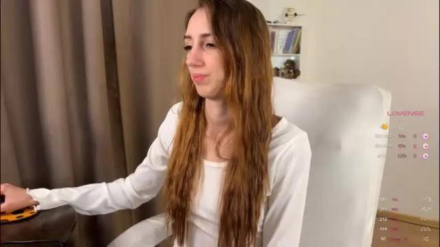 Image 2 of emily_w0w_ Stream on Chaturbate on 24 days ago
