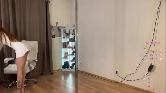 Image 4 of emily_w0w_ Stream on Chaturbate on 24 days ago