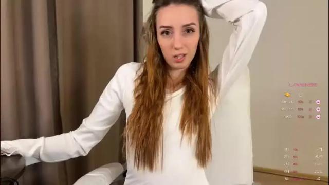 Image 6 of emily_w0w_ Stream on Chaturbate on 24 days ago