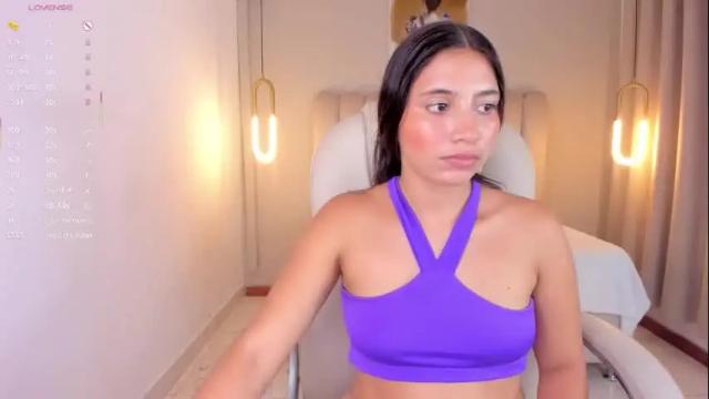 Image 4 of emily_walker2 Stream on Chaturbate on 1 month ago
