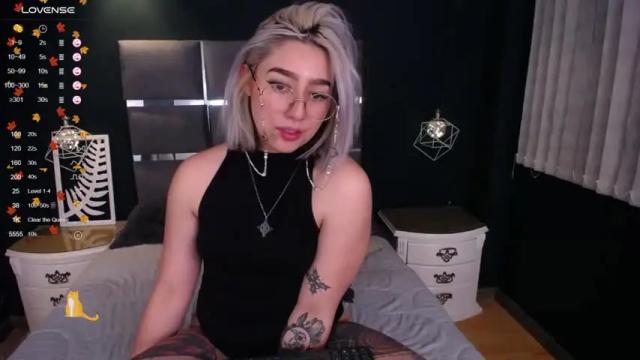 Image 7 of emily_white9 Stream on Chaturbate on 20 months ago
