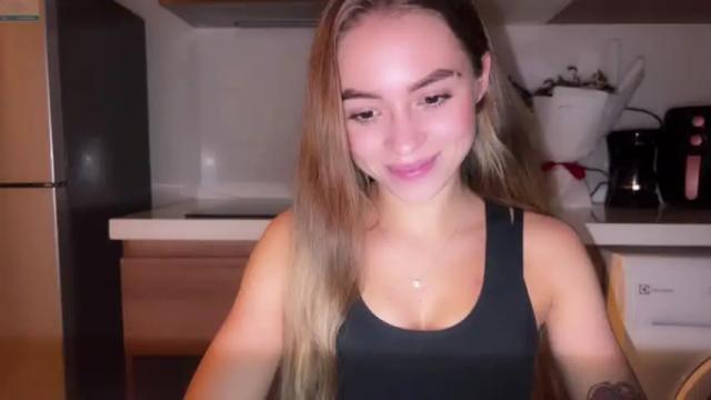 Image 10 of emily_wilds Stream on Chaturbate on 26 months ago