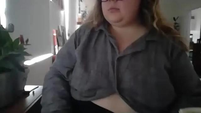 Image 4 of emily_xoxo Stream on Chaturbate on 14 months ago