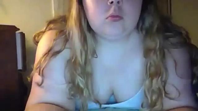 Image 3 of emily_xoxo Stream on Chaturbate on 12 months ago