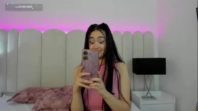 Image 7 of emilyandmarco_ Stream on Chaturbate on 10 days ago