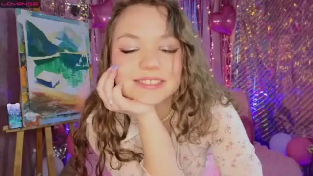 Image 11 of emilyart_ Stream on Chaturbate on 15 months ago