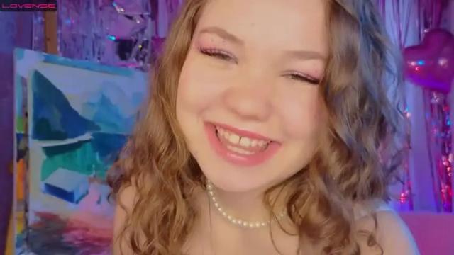 Image 3 of emilyart_ Stream on Chaturbate on 15 months ago