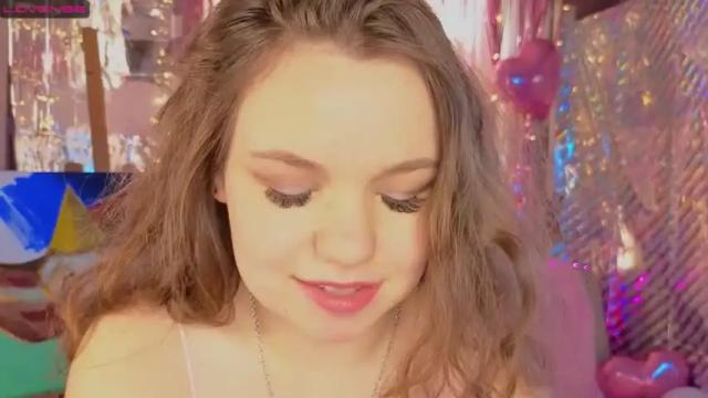 Image 10 of emilyart_ Stream on Chaturbate on 15 months ago