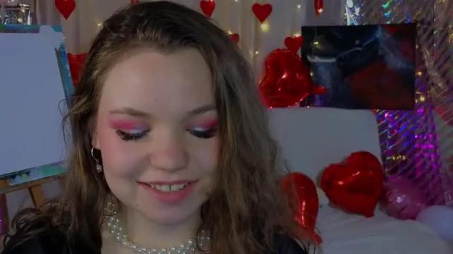 Image 11 of emilyart_ Stream on Chaturbate on 15 months ago