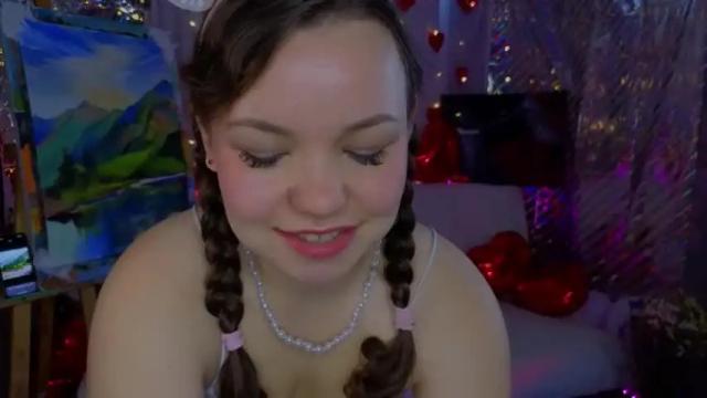 Image 7 of emilyart_ Stream on Chaturbate on 13 months ago