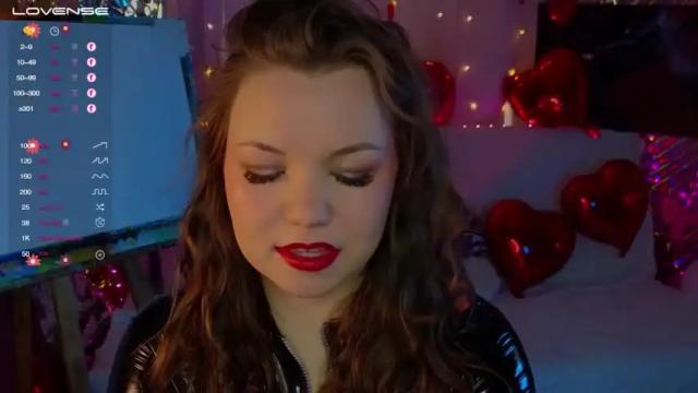 Image 4 of emilyart_ Stream on Chaturbate on 13 months ago