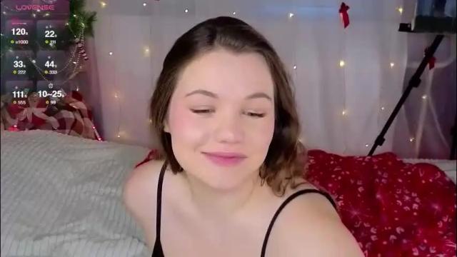 Image 6 of emilyart_ Stream on Chaturbate on 29 days ago