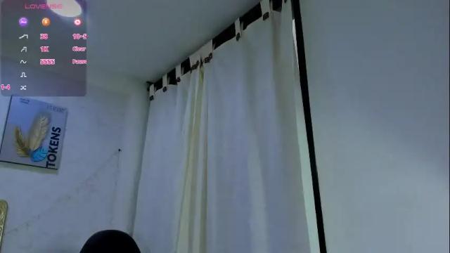 Image 12 of emilycastro_ Stream on Chaturbate on 19 days ago