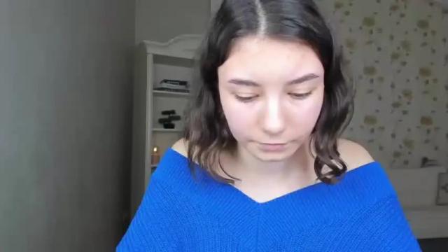 Image 11 of emilychek Stream on Chaturbate on 15 months ago