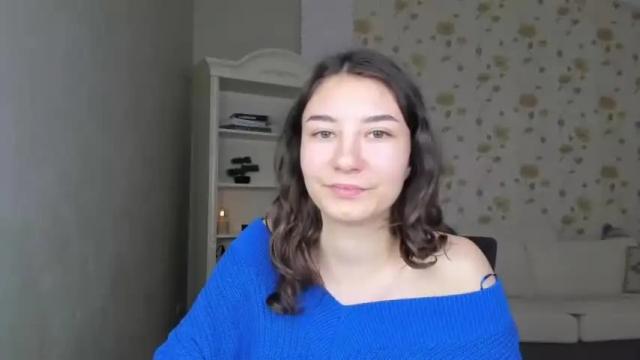 Image 7 of emilychek Stream on Chaturbate on 15 months ago
