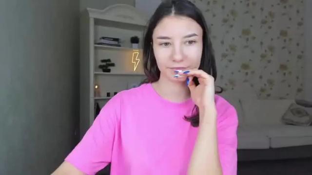 Image 2 of emilychek Stream on Chaturbate on 15 months ago