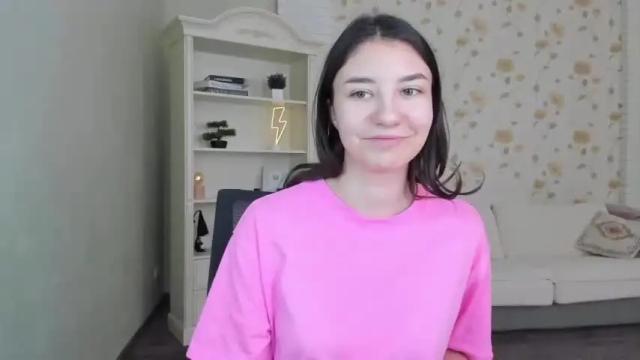 Image 6 of emilychek Stream on Chaturbate on 15 months ago