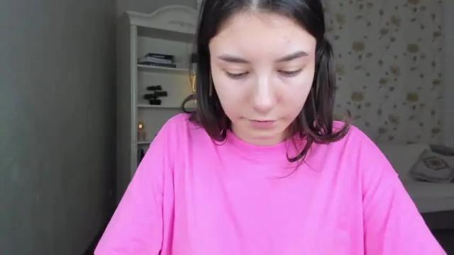 Image 8 of emilychek Stream on Chaturbate on 15 months ago