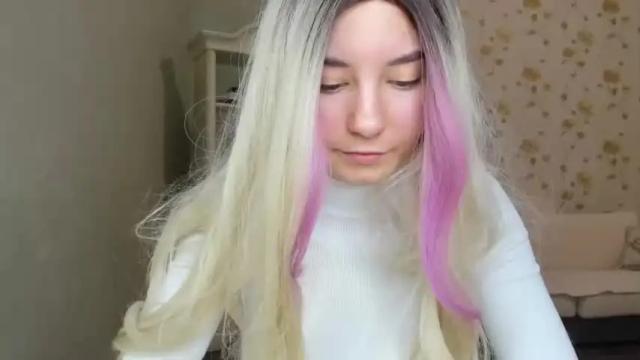 Image 6 of emilychek Stream on Chaturbate on 15 months ago