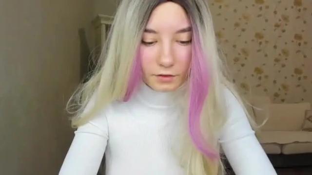 Image 7 of emilychek Stream on Chaturbate on 15 months ago