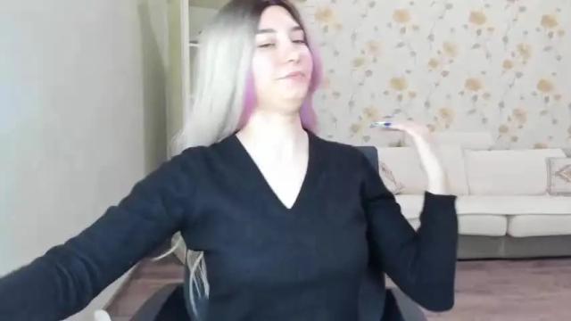 Image 3 of emilychek Stream on Chaturbate on 15 months ago