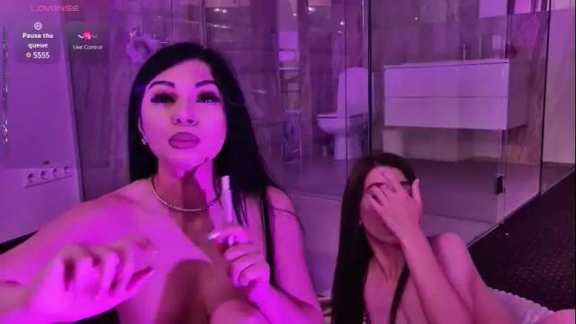 Image 8 of emilycolle_ Stream on Chaturbate on 17 days ago