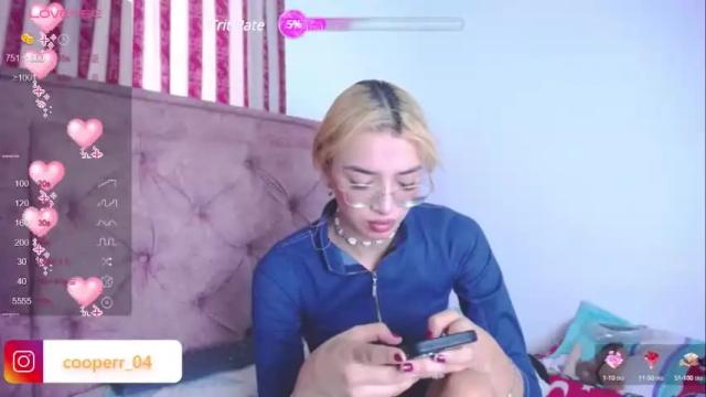 Image 6 of emilycooper_26 Stream on Chaturbate on 15 months ago