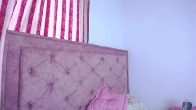 Image 3 of emilycooper_26 Stream on Chaturbate on 14 months ago