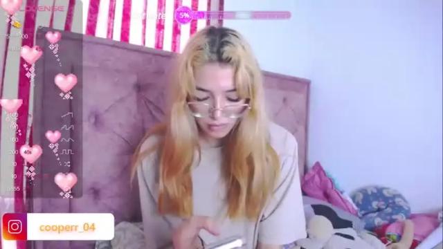 Image 12 of emilycooper_26 Stream on Chaturbate on 14 months ago