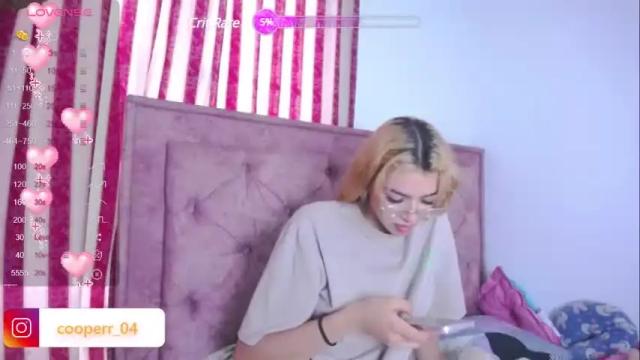 Image 2 of emilycooper_26 Stream on Chaturbate on 14 months ago