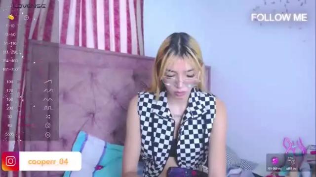 Thumbnail 2, emilycooper_26's Stream at Chaturbate, 14 months ago