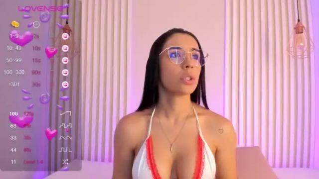Image 8 of emilycortez_ Stream on Chaturbate on 17 months ago