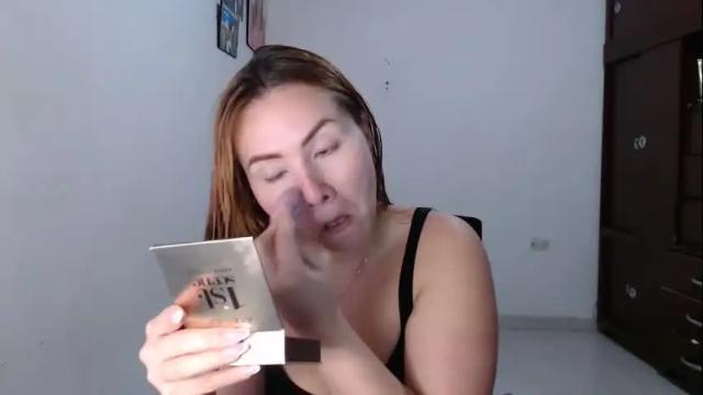 Image 2 of emilycute_18 Stream on Chaturbate on 6 days ago
