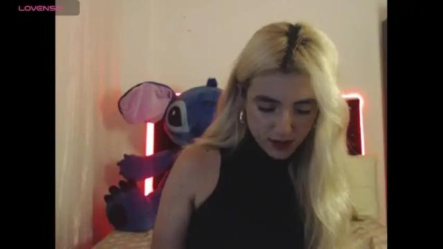 Image 2 of emilyedwadrs_2 Stream on Chaturbate on 9 months ago
