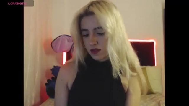 Image 3 of emilyedwadrs_2 Stream on Chaturbate on 9 months ago