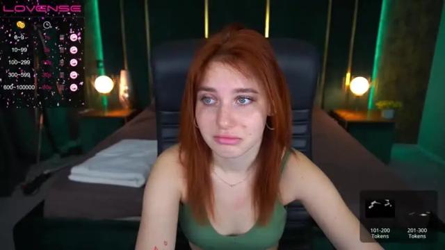 Image 3 of emilyfoxxi Stream on Chaturbate on 13 months ago