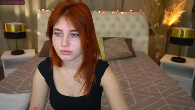 Image 2 of emilyfoxxi Stream on Chaturbate on 12 months ago