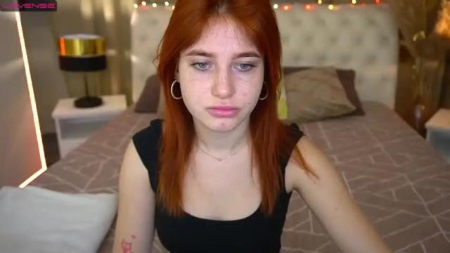 Image 3 of emilyfoxxi Stream on Chaturbate on 12 months ago