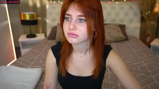 Image 4 of emilyfoxxi Stream on Chaturbate on 12 months ago