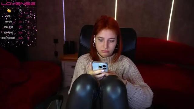 Image 6 of emilyfoxxi Stream on Chaturbate on 12 months ago