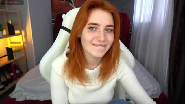Image 3 of emilyfoxxi Stream on Chaturbate on 2 months ago