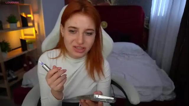 Image 12 of emilyfoxxi Stream on Chaturbate on 2 months ago