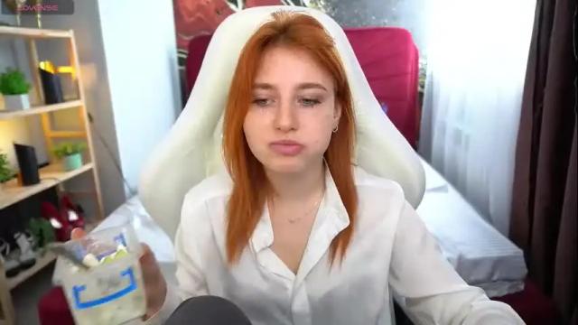 Image 2 of emilyfoxxi Stream on Chaturbate on 2 months ago