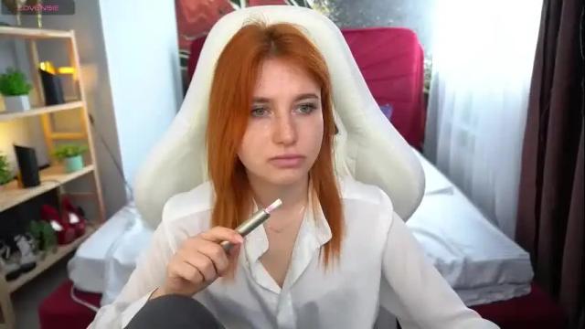 Image 4 of emilyfoxxi Stream on Chaturbate on 2 months ago